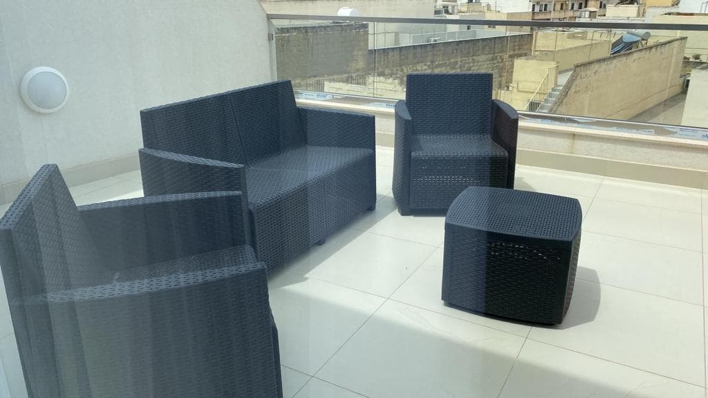 Apartment in Birkirkara - Image 1