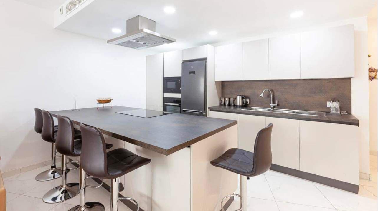 Three Bedroom Apartment with a Pool and Gym in Swieqi - thumbnail 9