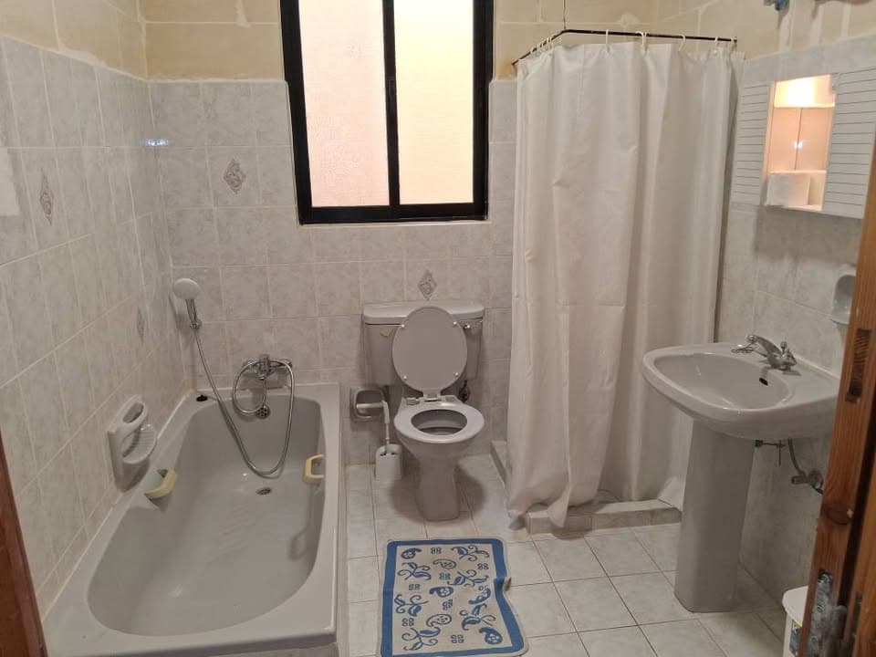 Three Bedroom Apartment in Victoria, Gozo - thumbnail 7
