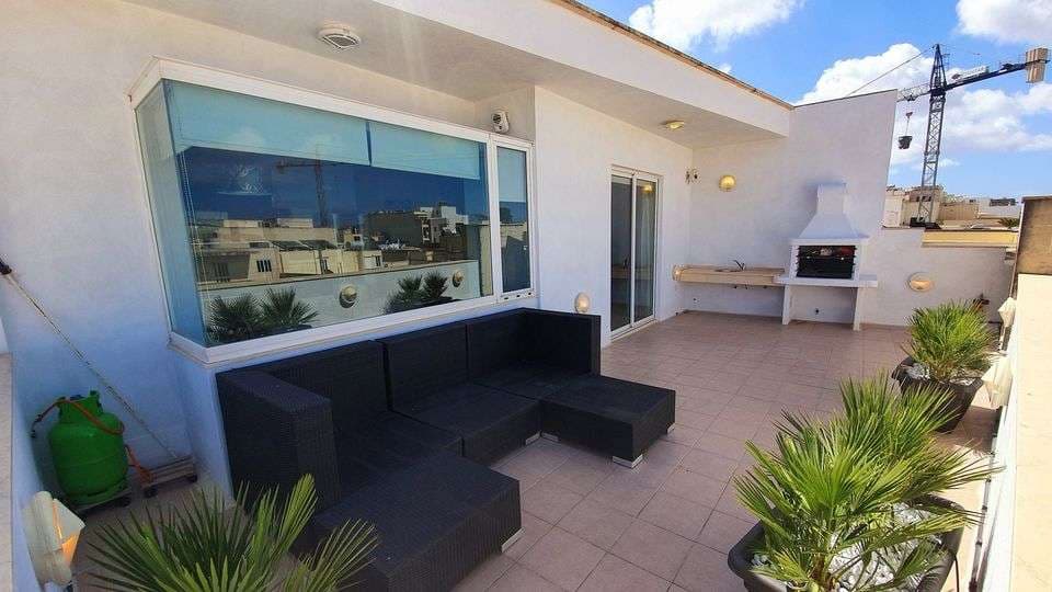 Penthouse in Balzan - Photo 1 of 9