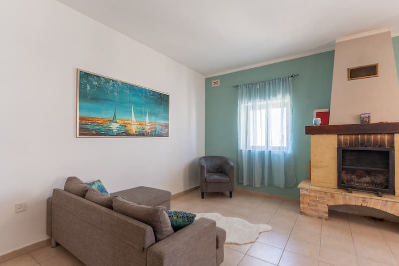 Three Bedroom Apartment with a Private Roof Terrace in Sliema - thumbnail 2