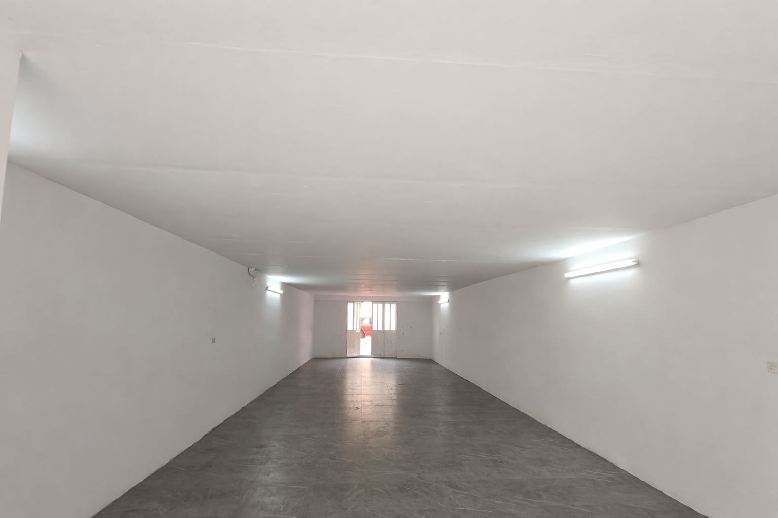 Shop in St. Paul's Bay - Image 1