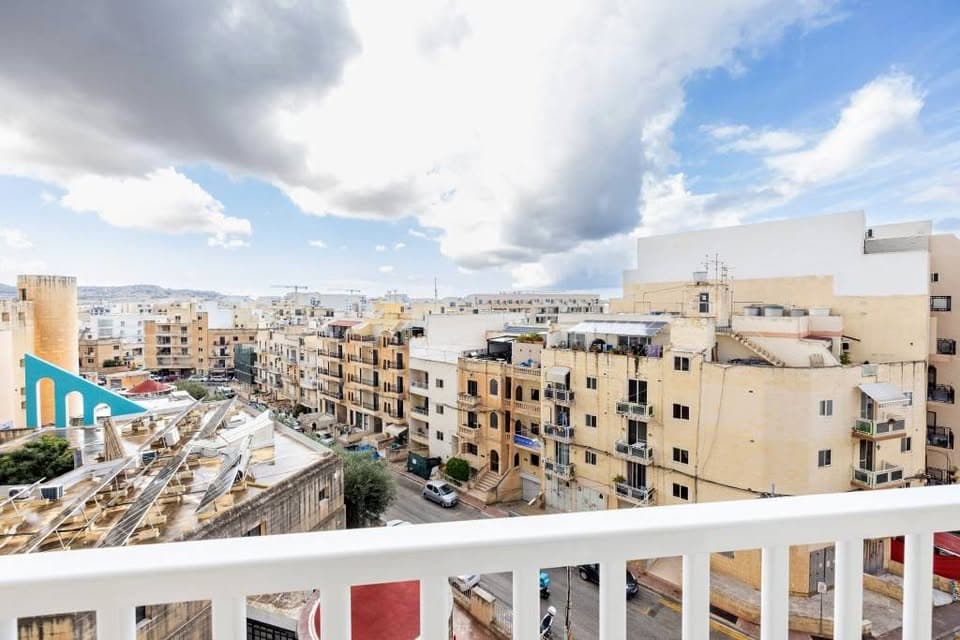 Two Bedroom Apartment with a Garage in Qawra - thumbnail 5