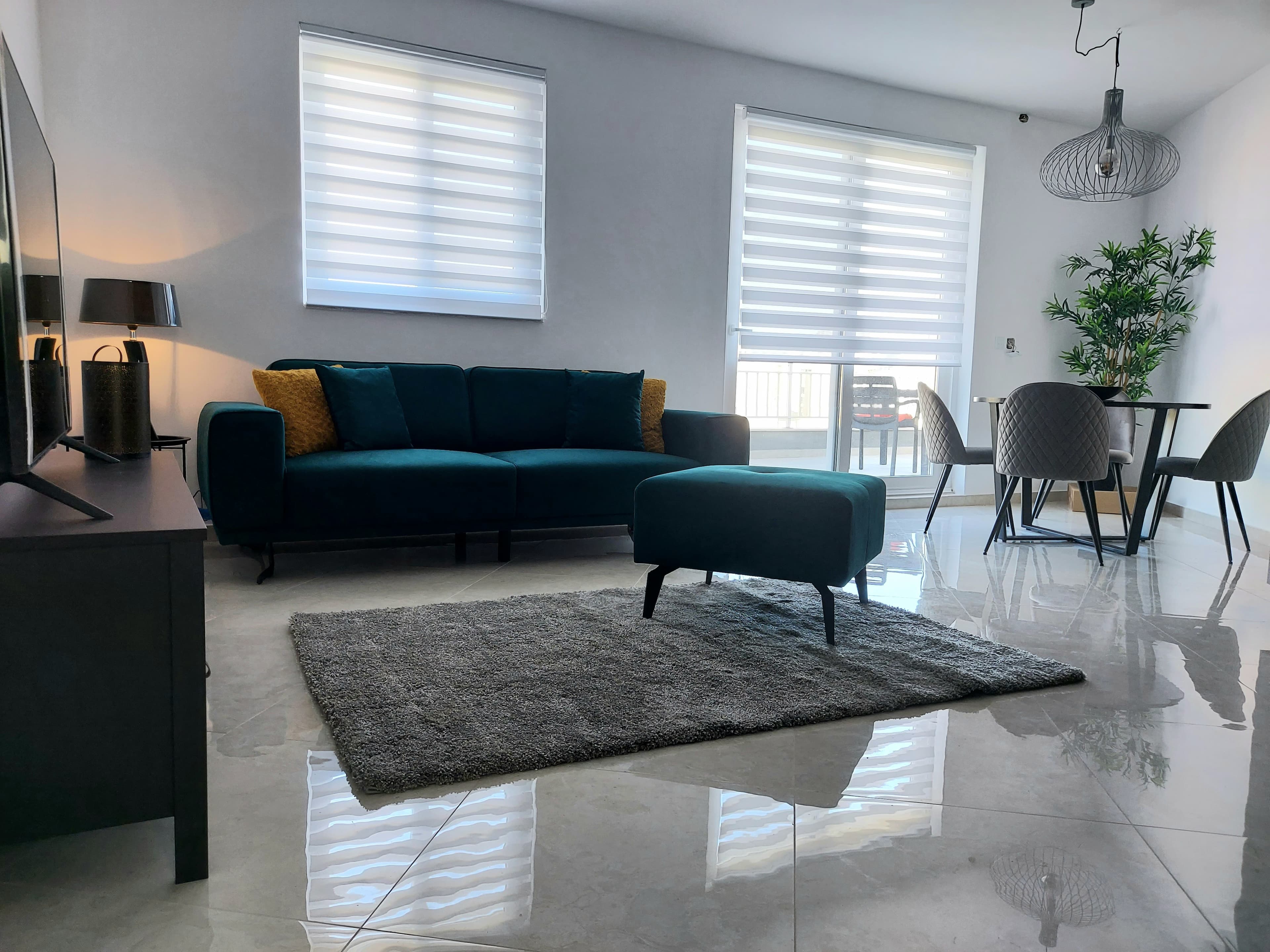 Two Bedroom Penthouse with Large Terrace in Gzira - thumbnail 3