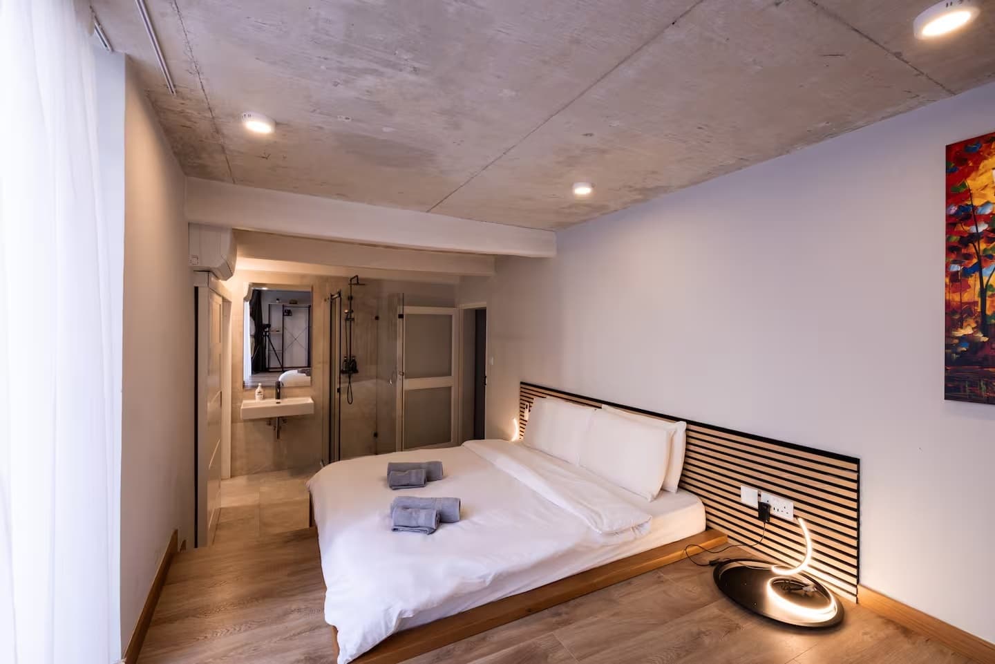 Three Bedroom Seafront House Of Character with a Jacuzzi in St Julians - thumbnail 20