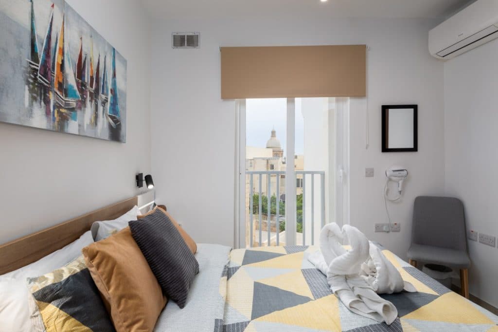 Two Bedroom Apartment with a Balcony in Hamrun - thumbnail 15