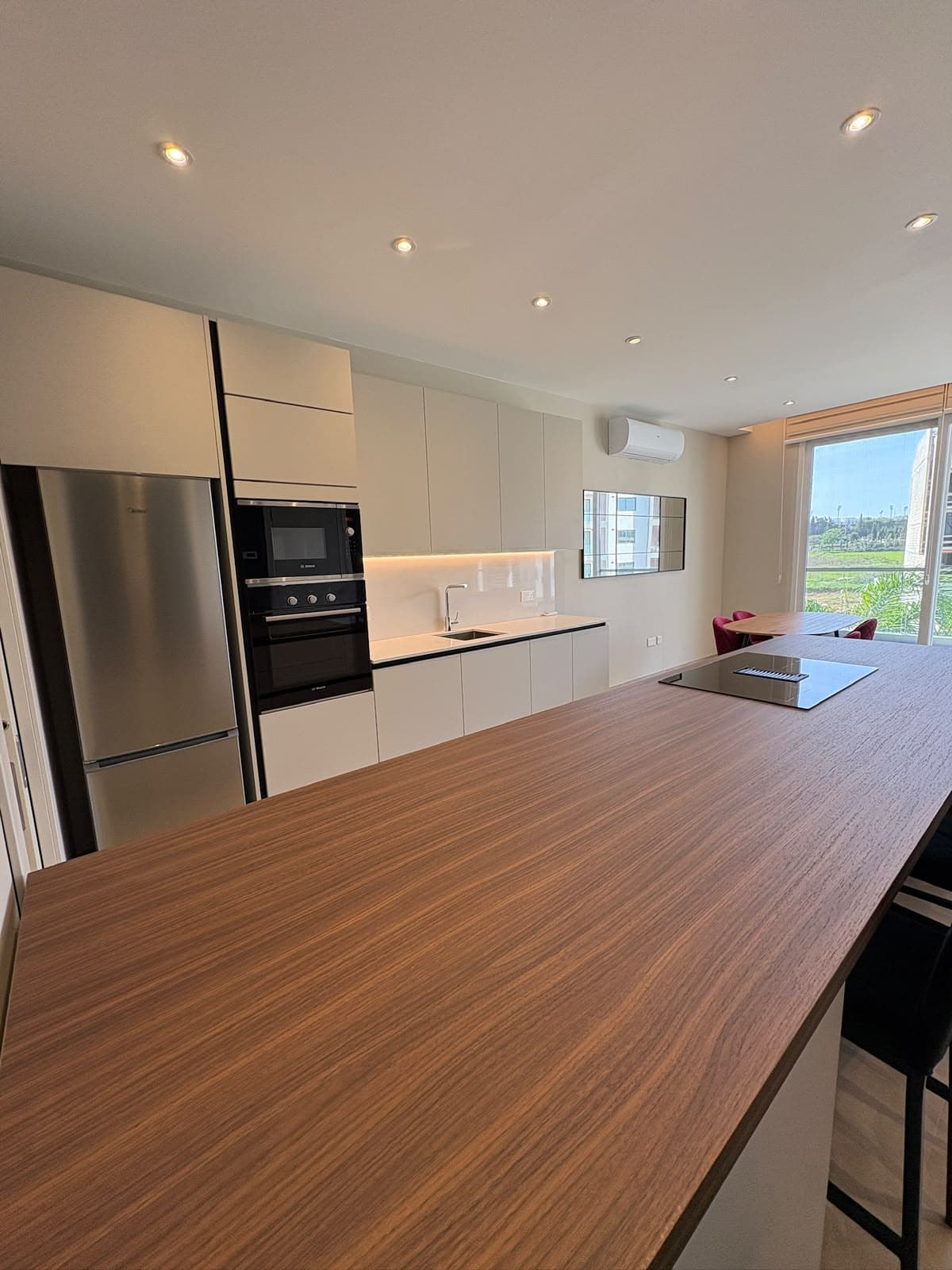 Three Bedroom Apartment with Valley Views - thumbnail 7