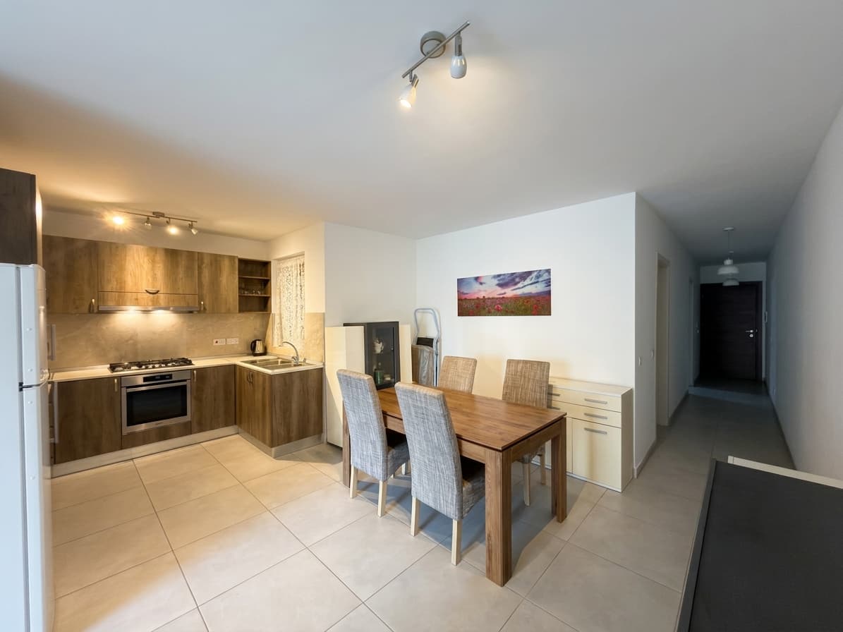 Apartment in Qawra - Image 1