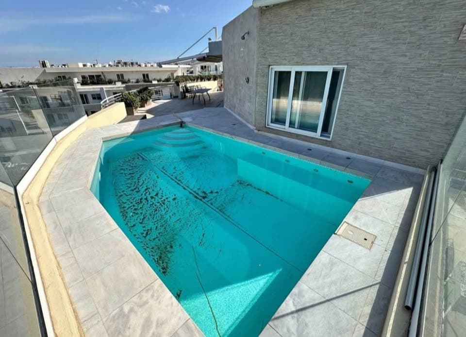 Penthouse with private swimming pool in Attard - Photo 1 of 6