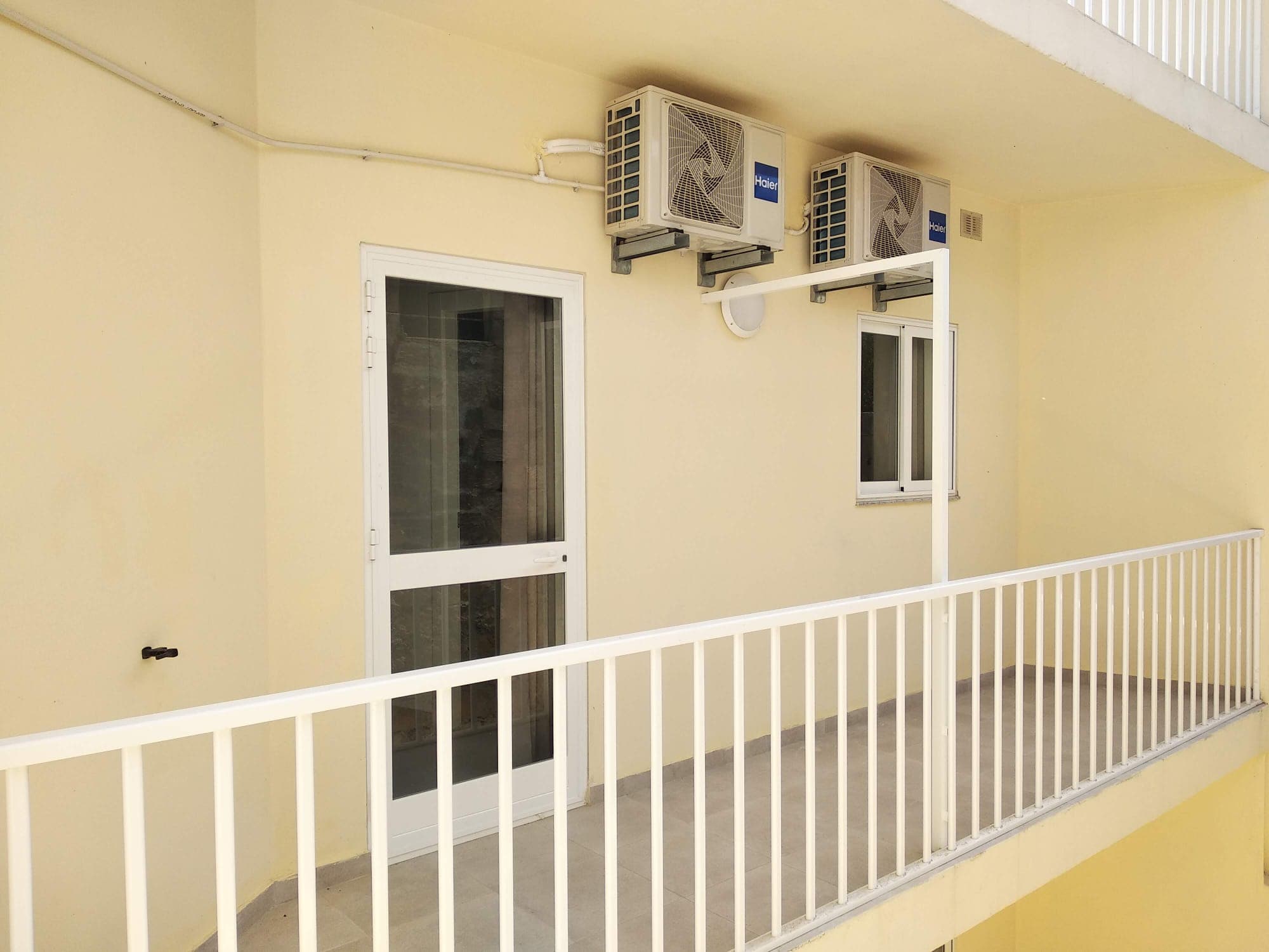 Two Double Bedroom Seafront Apartment in Marsaskala - thumbnail 14
