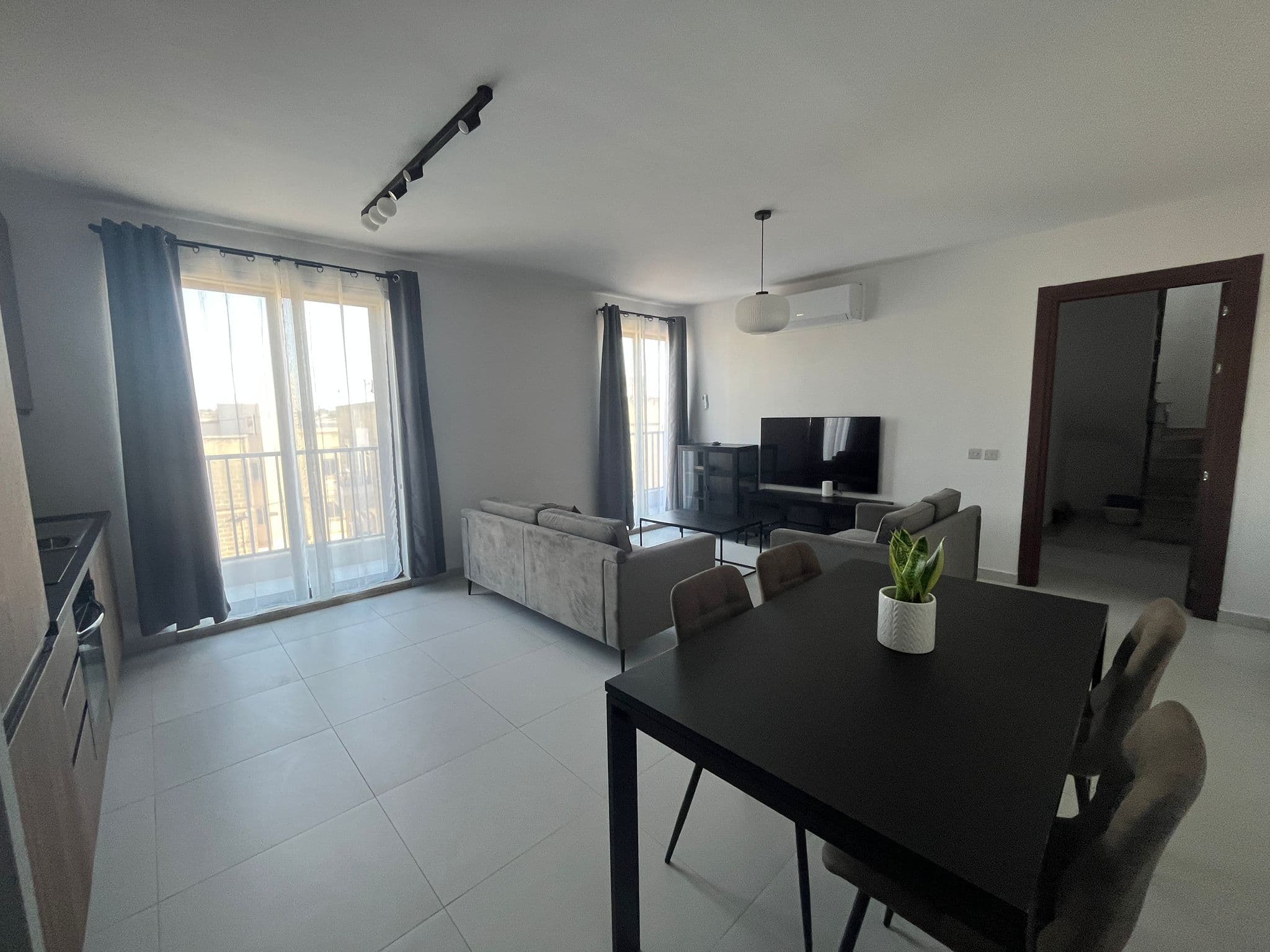 Two Bedroom Corner Penthouse with  Large Terrace in Marsa - thumbnail 9