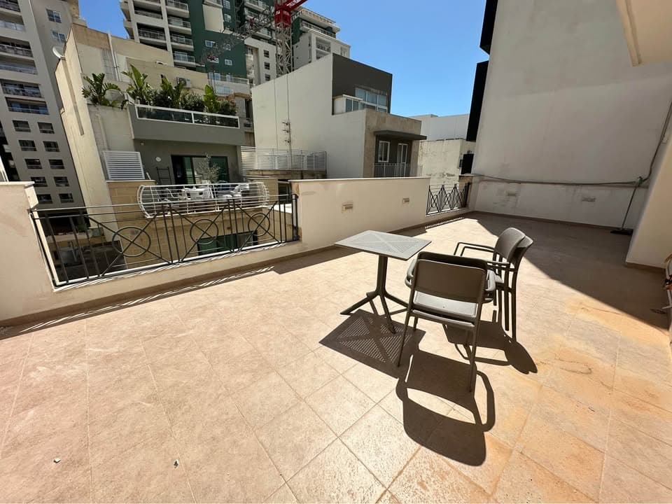 Penthouse in Sliema - thumbnail 2