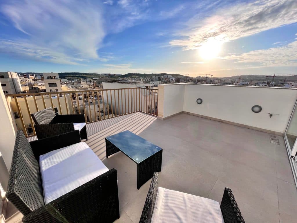 Penthouse in Qawra - Image 1
