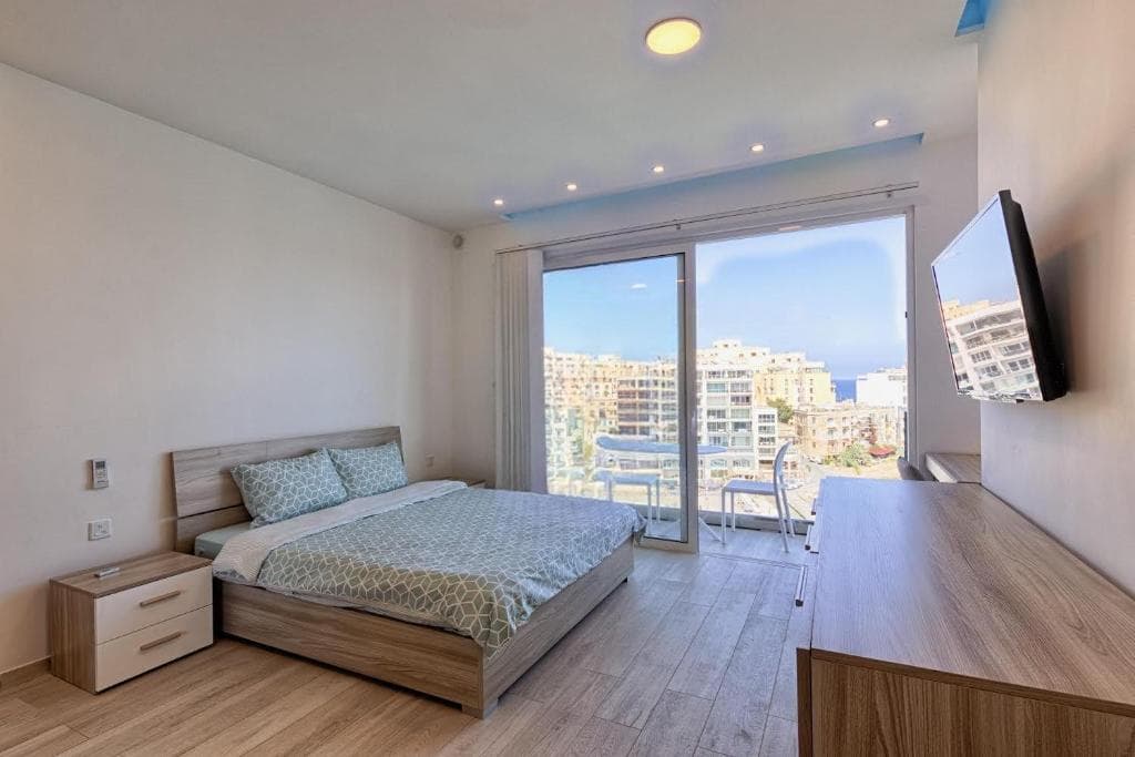 Duplex Penthouse in St Julians - thumbnail 16