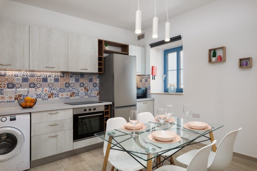 Two Bedroom Apartment with a Balcony in Hamrun - thumbnail 3