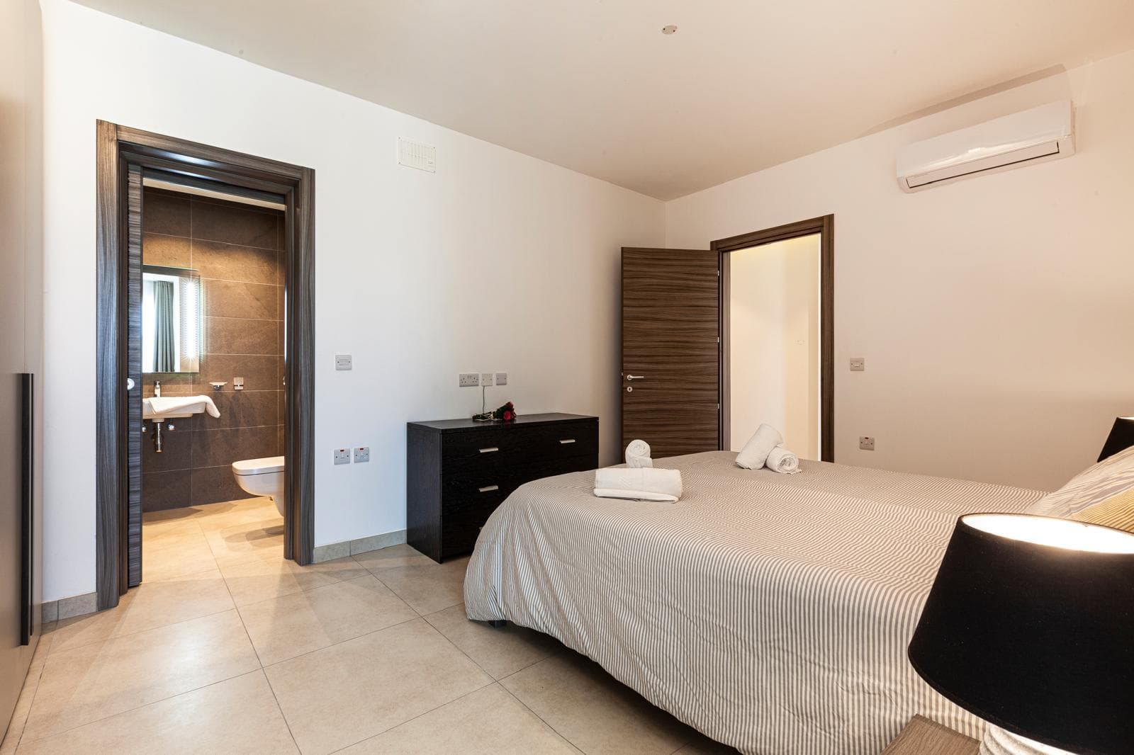 Two Bedroom Modern Apartment in Mgarr - thumbnail 10