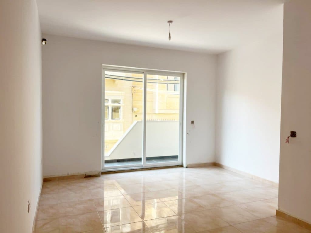 Studio Apartment in Paola - Image 1
