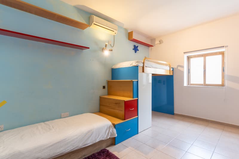 Three Bedroom Apartment with a Private Roof Terrace in Sliema - thumbnail 27