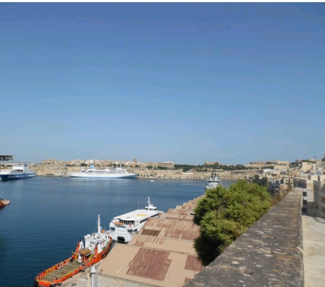 Apartment in Isla - Photo 1 of 1