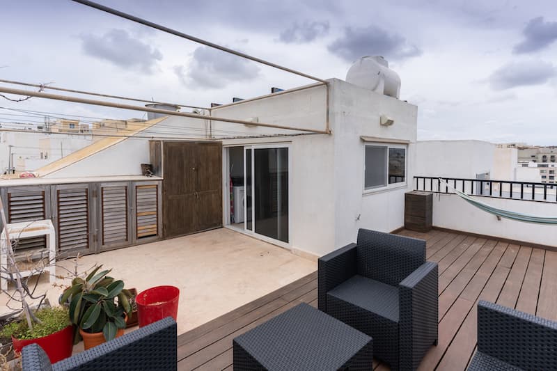Three Bedroom Apartment with a Private Roof Terrace in Sliema - thumbnail 15