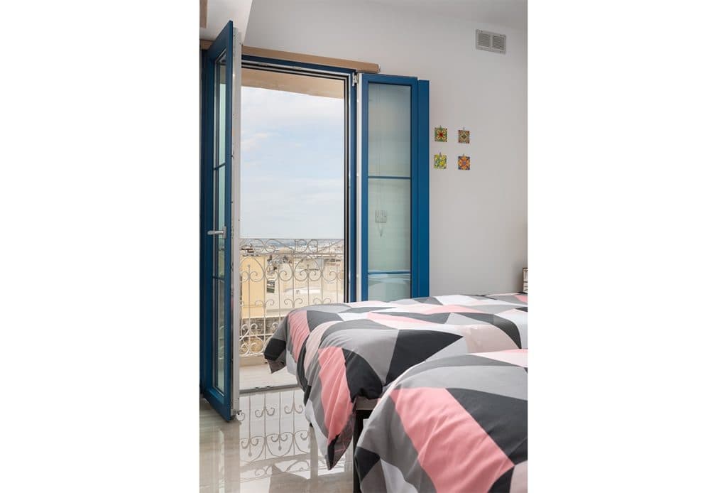 Two Bedroom Apartment with a Balcony in Hamrun - thumbnail 12