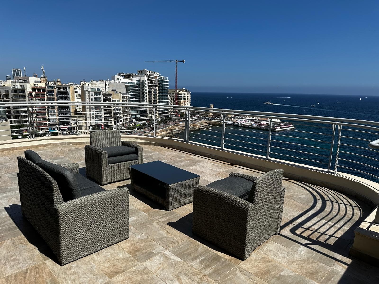 Seafront Apartment in Sliema - Image 1