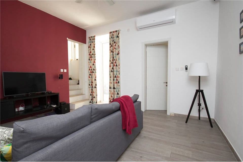 Four Bedroom Townhouse with Two Roof Terraces in Sliema - thumbnail 2