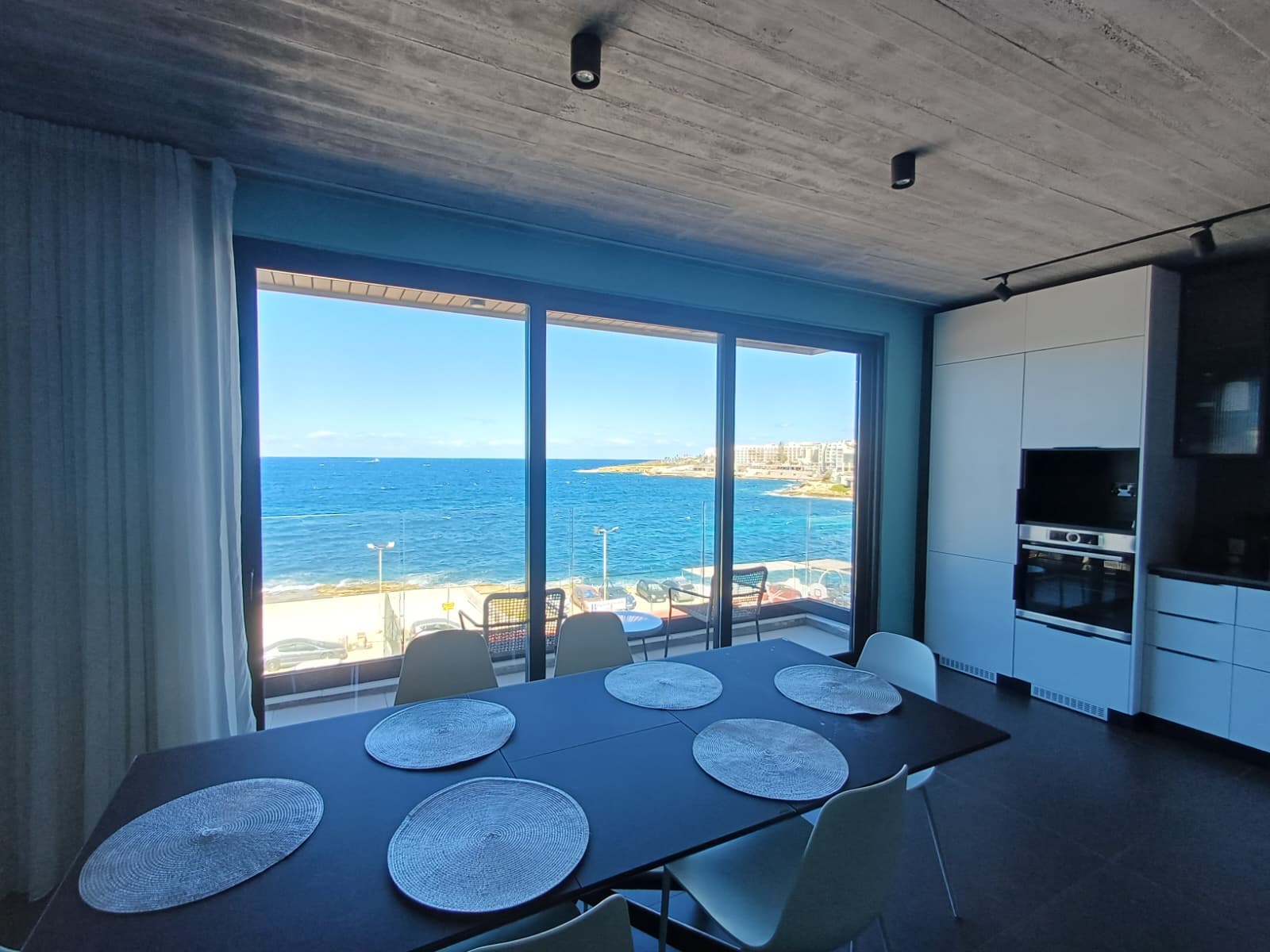 Seaview Apartment in Bugibba  - thumbnail 2
