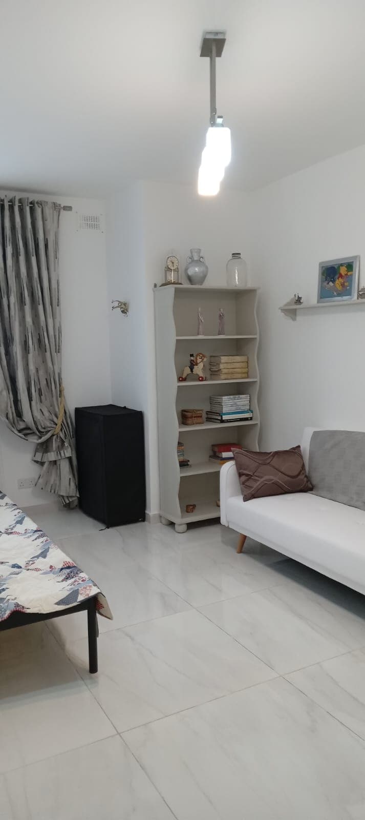 Three Bedroom Apartment with Terrace in Pembroke - thumbnail 5