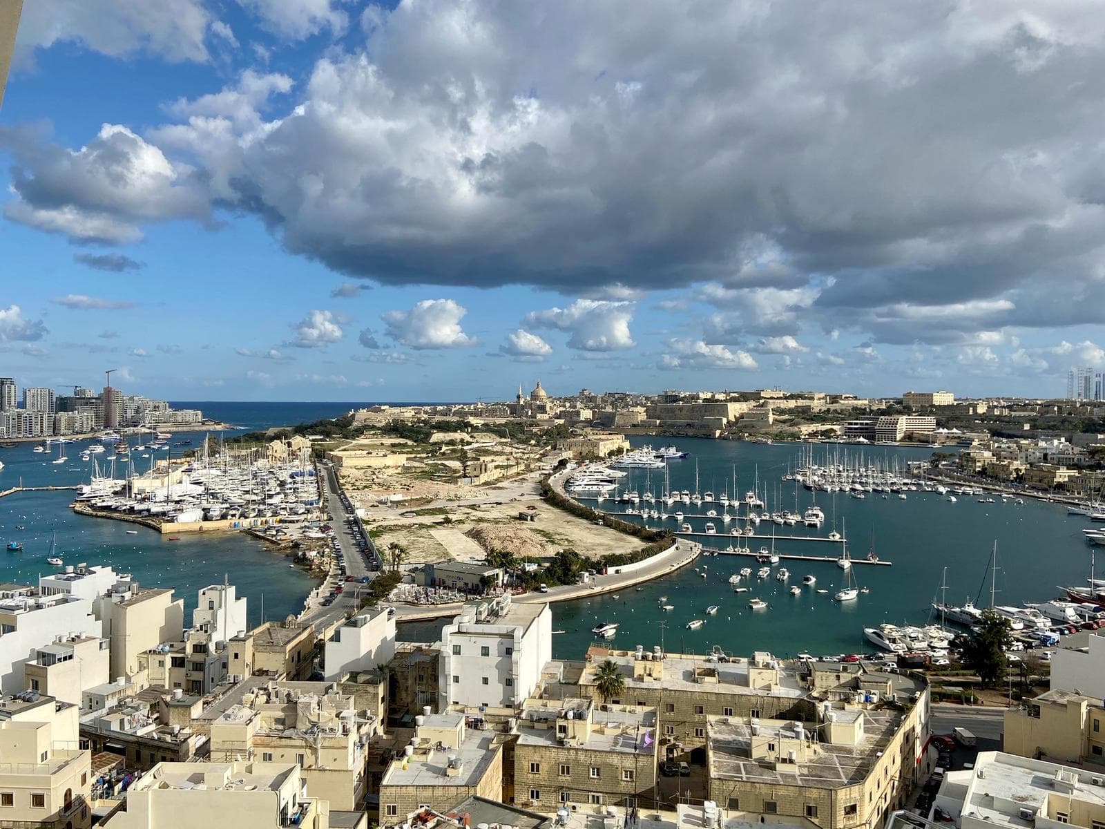 Apartment in Gzira - Image 1