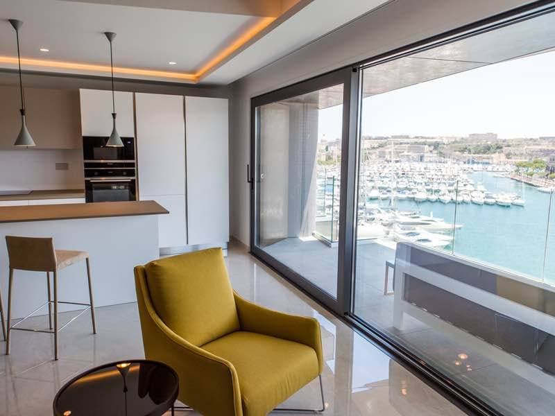 Seafront Apartment in Ta Xbiex  - thumbnail 2