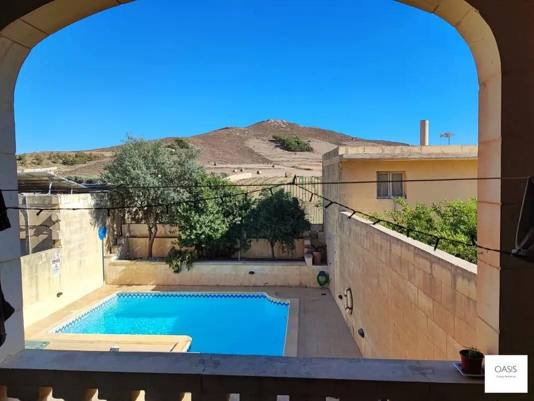 A Room in Gharb - Image 1