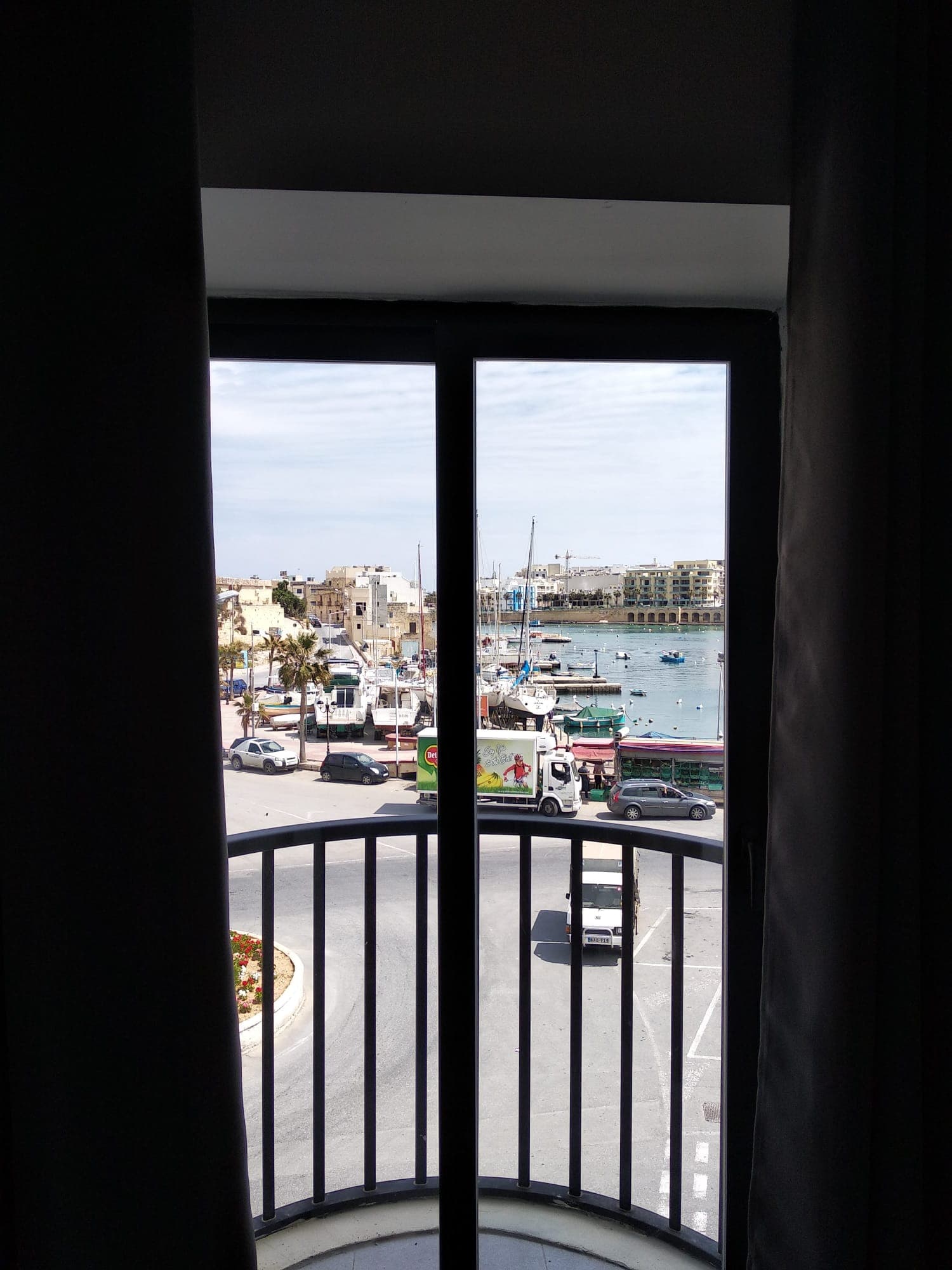 Two Double Bedroom Seafront Apartment in Marsaskala - thumbnail 3