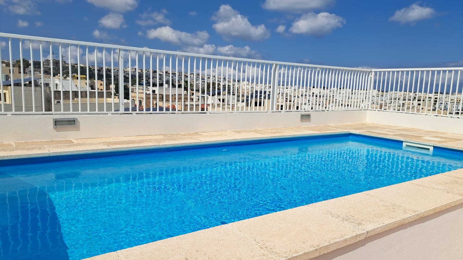 Penthouse in St. Julians - Photo 1 of 19