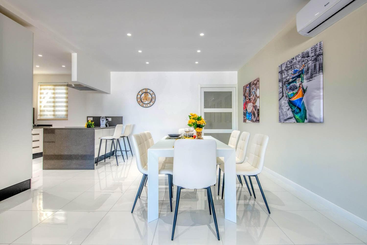 Penthouse in St. Julians - Photo 1 of 45