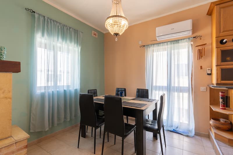 Three Bedroom Apartment with a Private Roof Terrace in Sliema - thumbnail 12