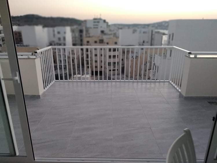 Penthouse in St. Pauls Bay - Photo 1 of 14