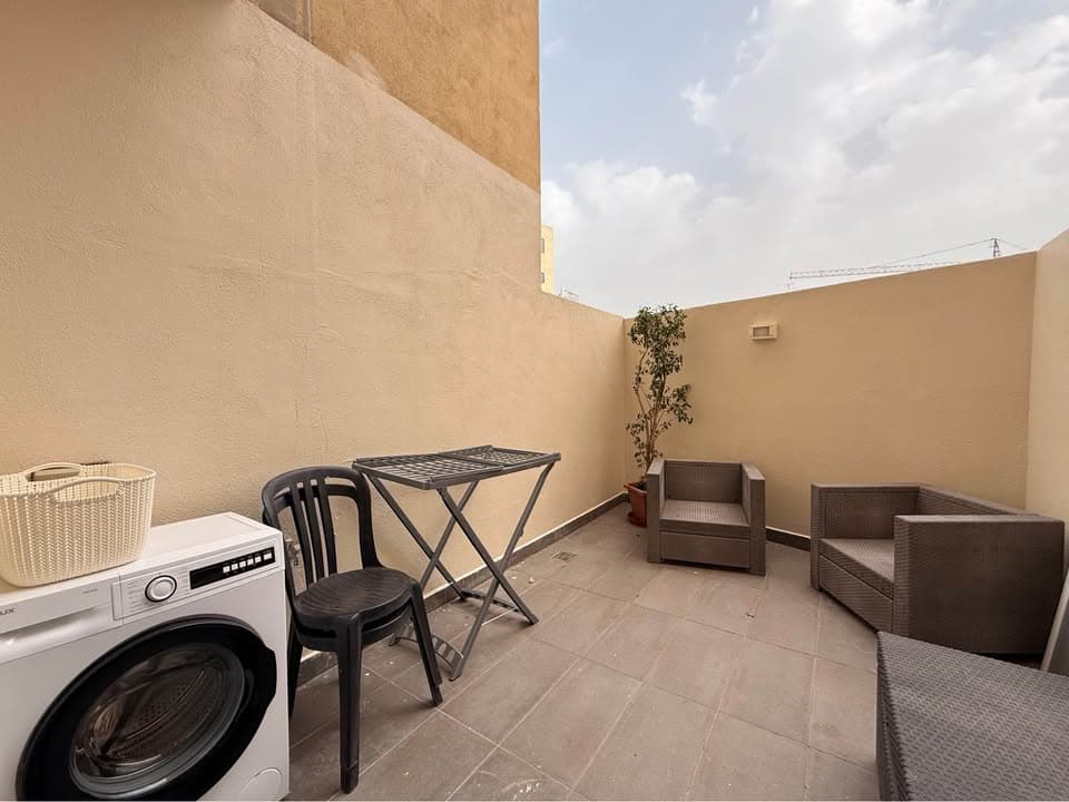 One Bedroom Apartment with a Private Front Porch in Msida - thumbnail 7