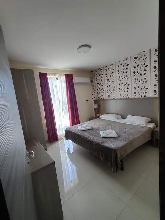 One Bedroom Large Apartment with Terrace in Msida - thumbnail 6