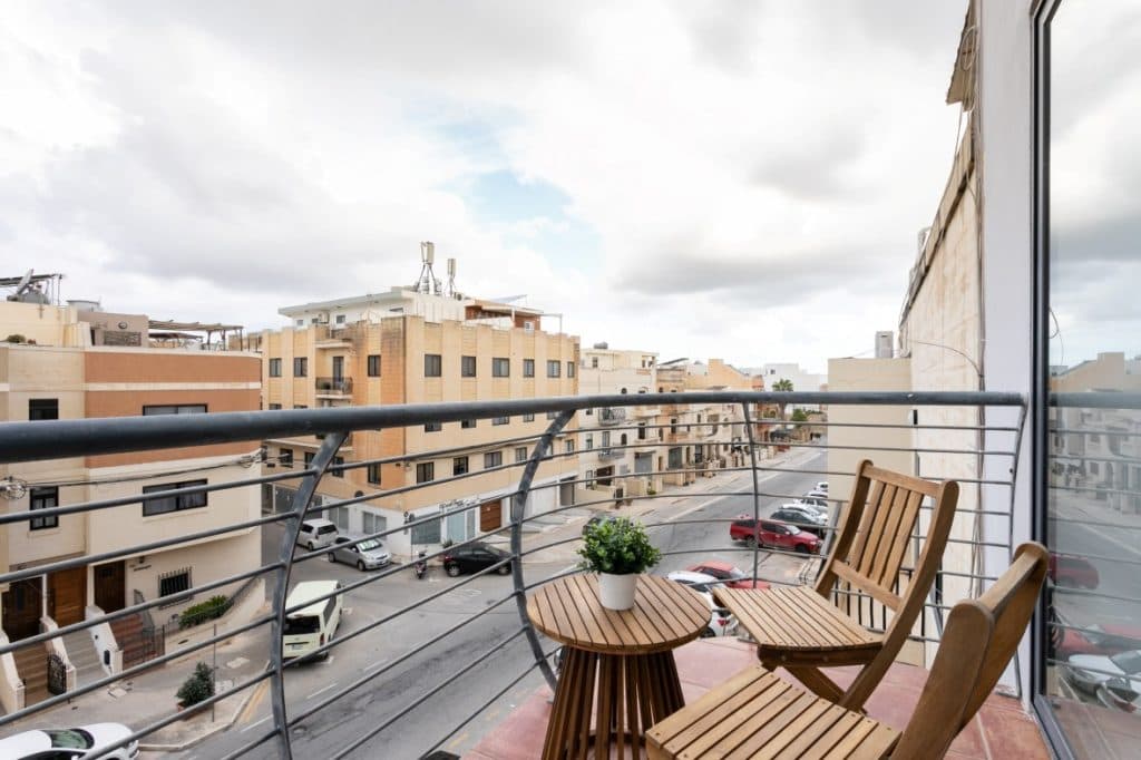 Three Bedroom Duplex Penthouse with Terraces in Mosta - Image 1