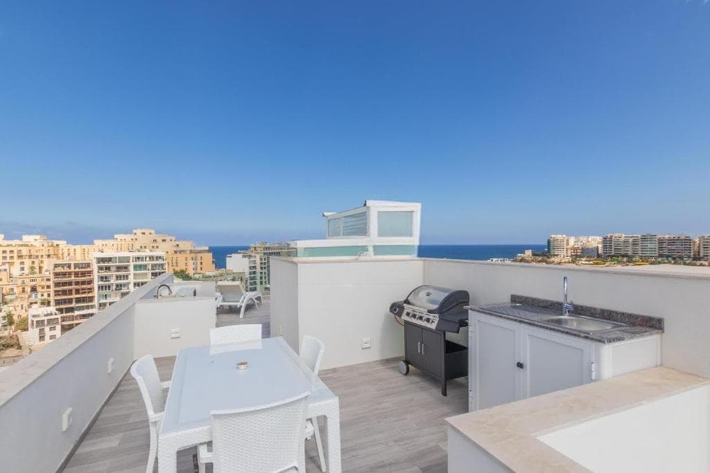 Duplex Penthouse in St Julians - thumbnail 8