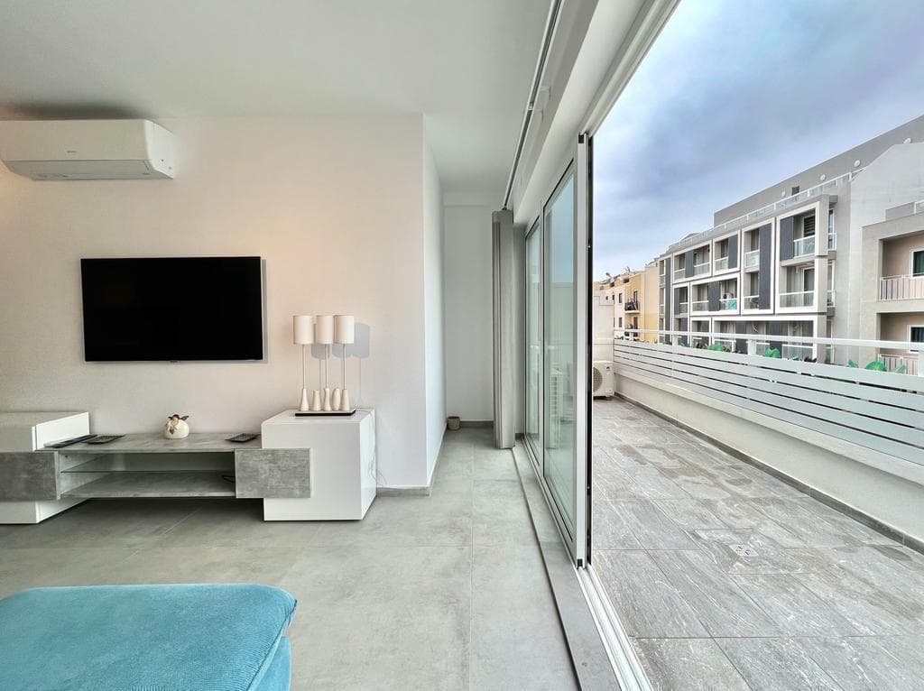 Apartment in St. Julians - Photo 1 of 6