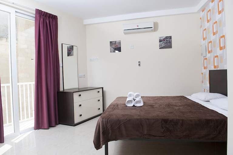 Two Bedroom Apartment in Sliema - thumbnail 6