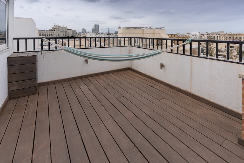 Three Bedroom Apartment with a Private Roof Terrace in Sliema - thumbnail 17