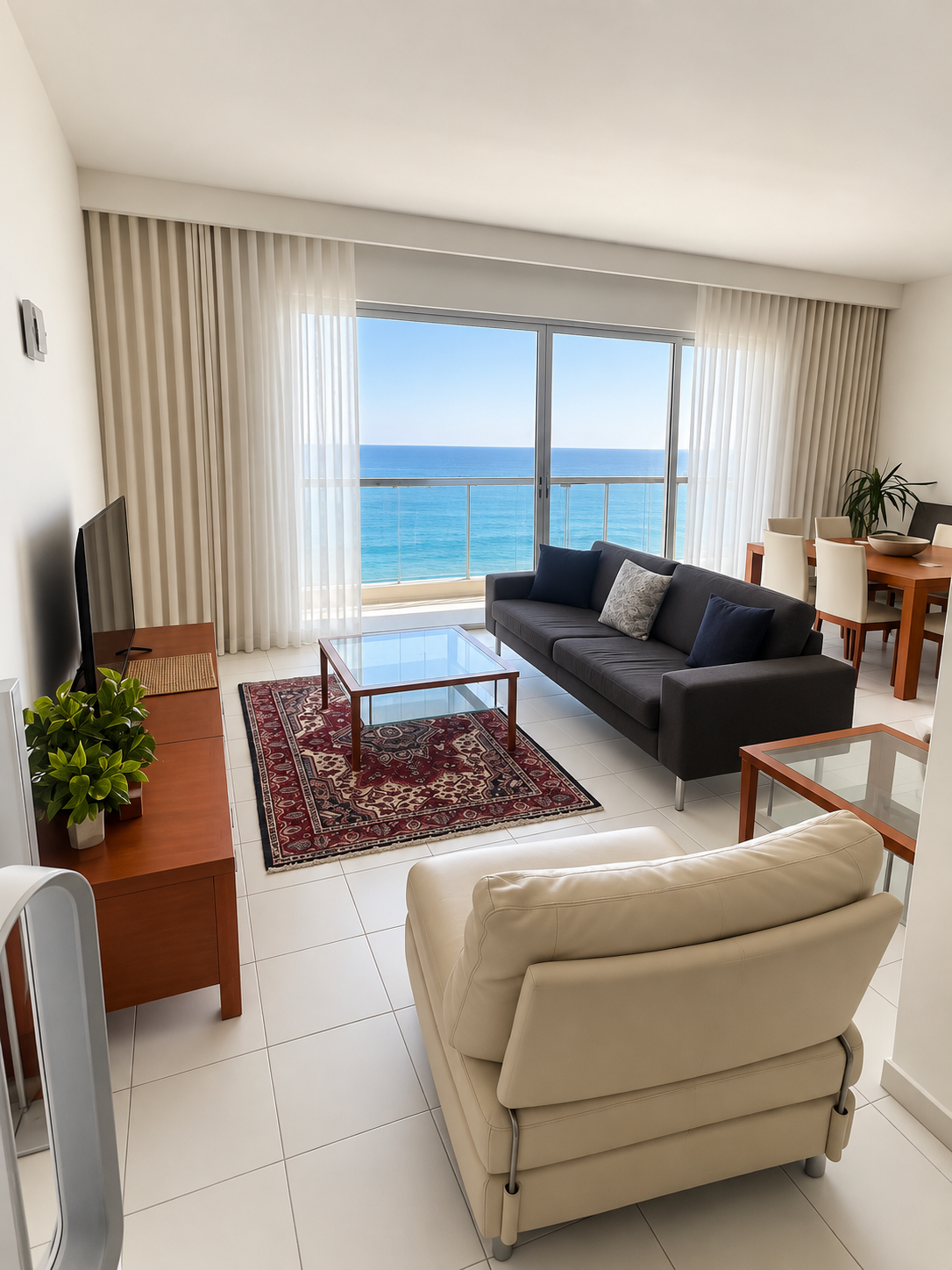 Four Bedroom Seafront Apartment with a Terrace in Sliema - thumbnail 3