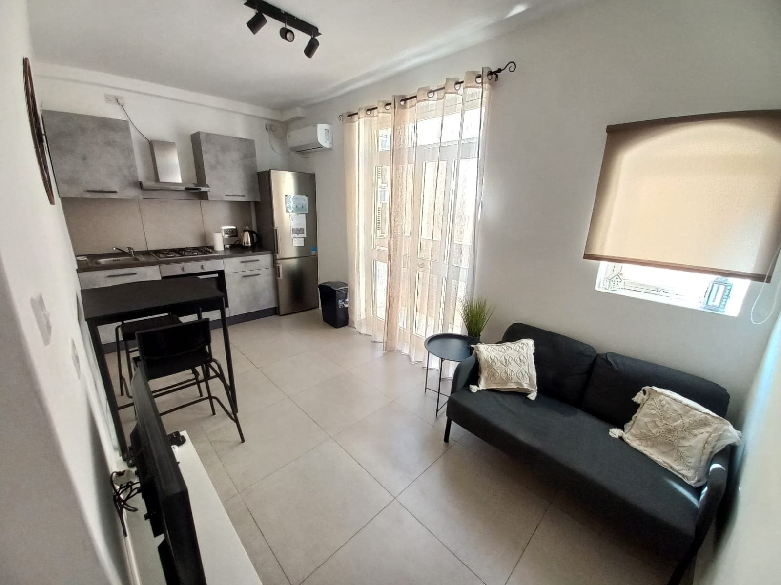 Studio penthouse in Qawra - Photo 1 of 10