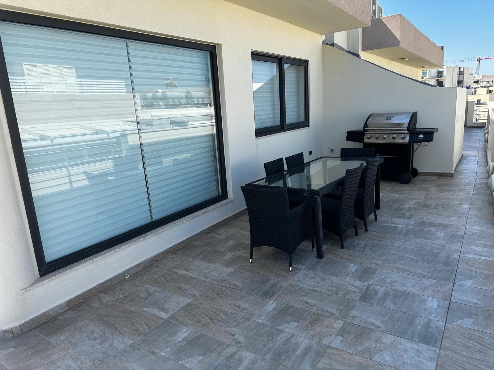 Seafront Apartment in Sliema - thumbnail 10