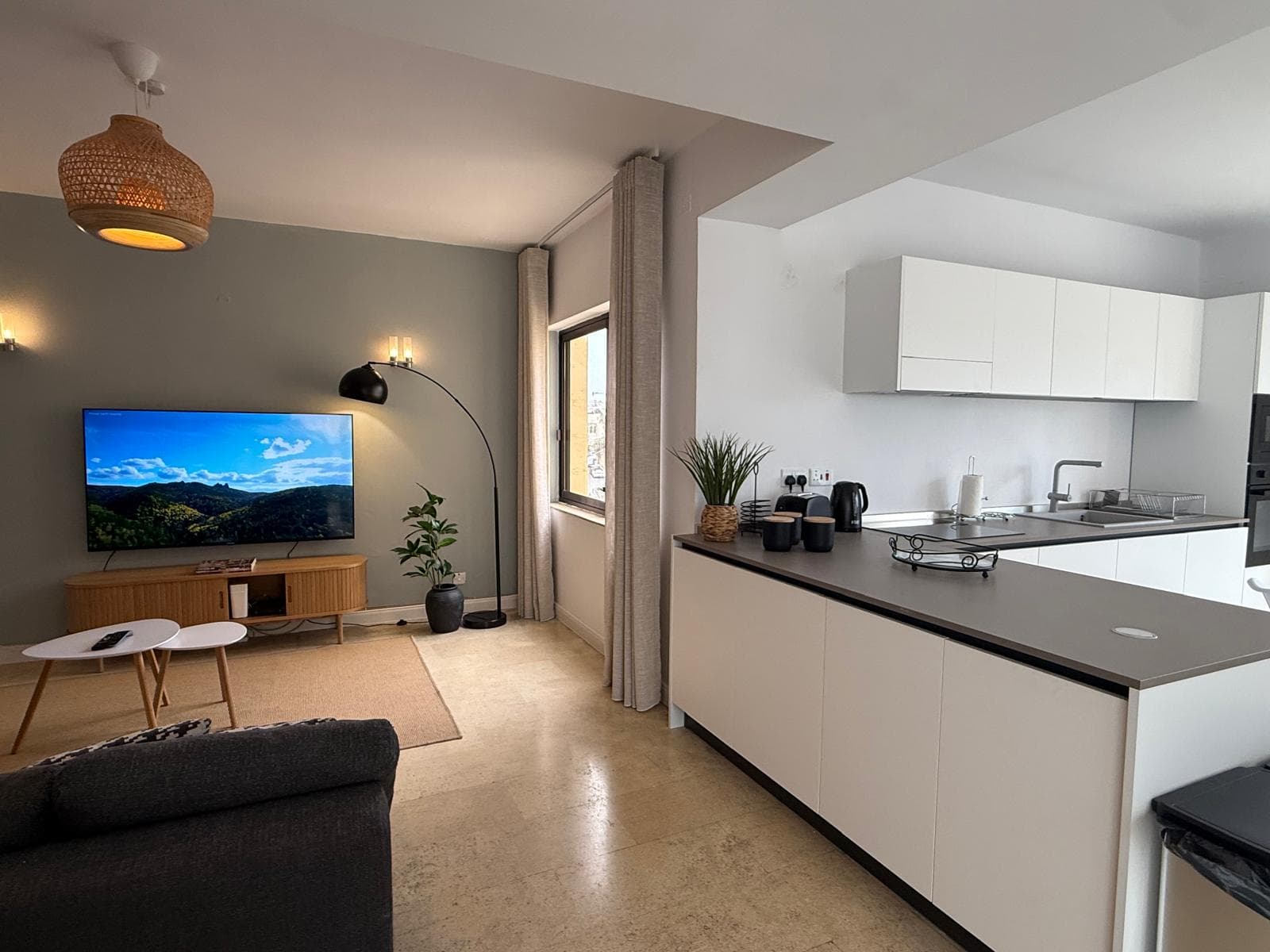 Apartment in St. Julians - Photo 1 of 27