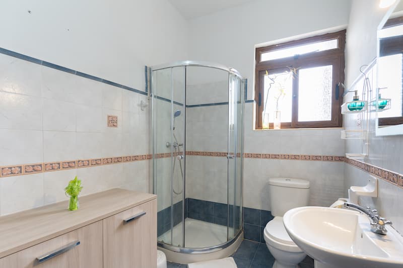 Three Bedroom Apartment with a Private Roof Terrace in Sliema - thumbnail 31