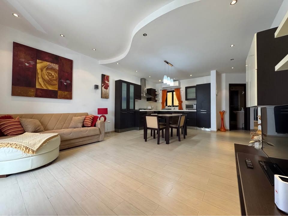Maisonette in Pembroke - Photo 1 of 10